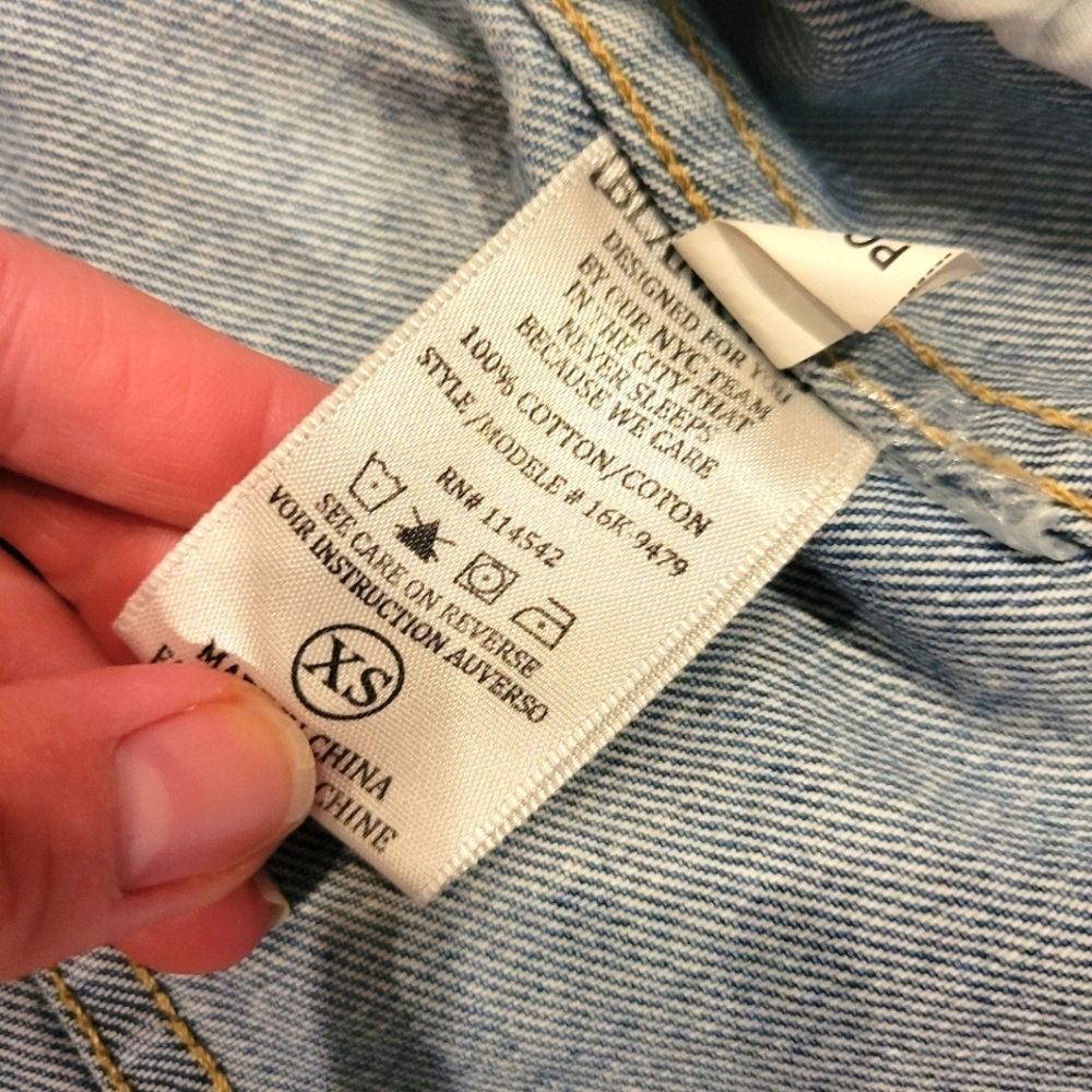 Blank NYC Raw Hem Denim Jacket Size XS - Picture 8 of 10